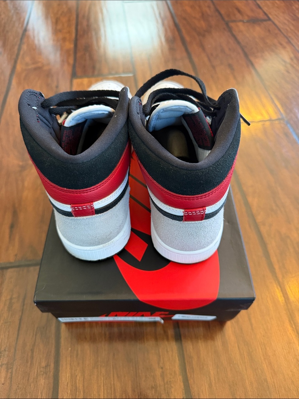 Jordan 1 Retro High OG - Picture 6 of 7